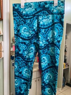 Fabletics Navy and Teal Tie-Dye Leggings